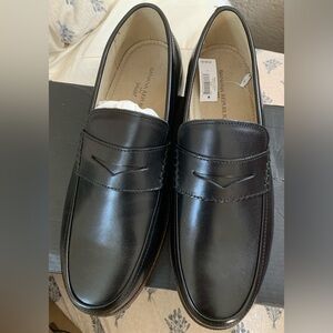 Banana Republic Classic Black Leather Slip-Ons